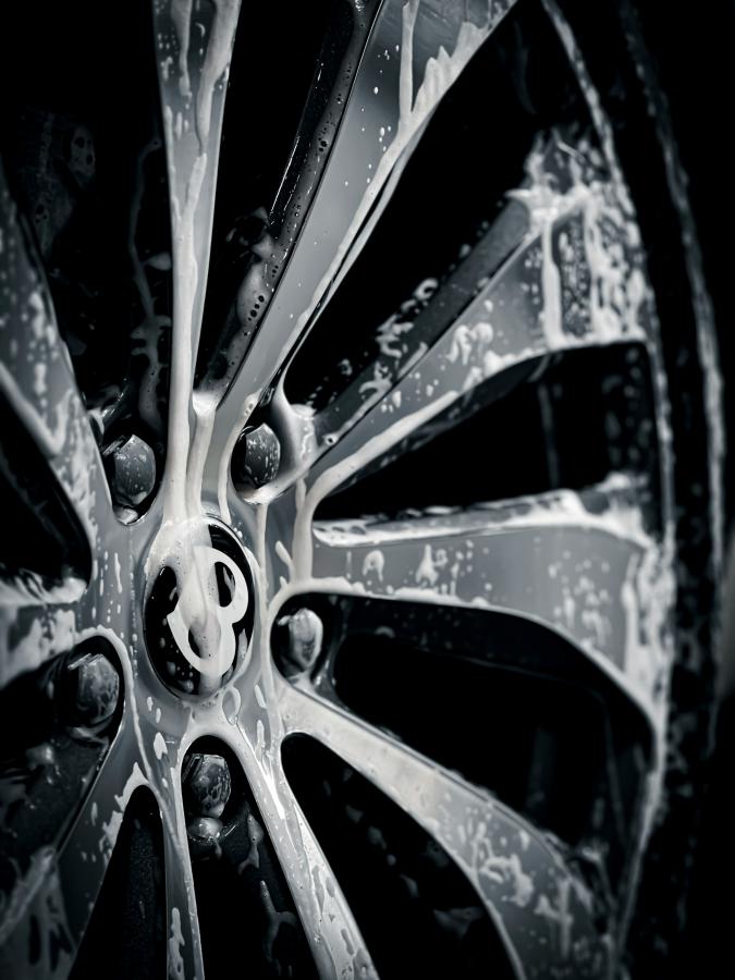 washing-car-tire-24214105130.jpg